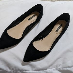 Black pointed toe flats 7